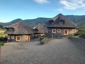 Liphofung cave, chalets - Butha-Buthe