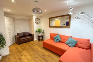 4 Bed complete Home in Edinburgh Near Airport