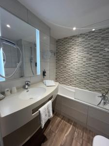 Hotels Hotel Le Menestrel : photos des chambres