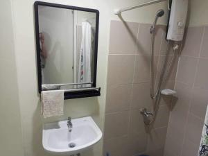 Brenthill Condo Quartz Unit