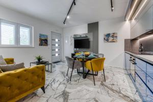 Sunset Premium Residence II & III