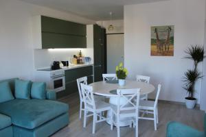 Savana Modern Apartment by the sea