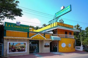 La Courtyard