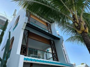 Apartment with sea view in Blue Bay, 125 m², near beach