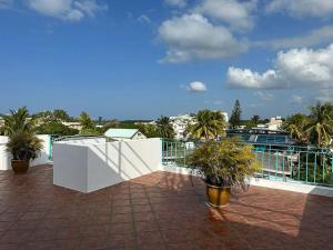 Apartment with sea view in Blue Bay, 125 m², near beach