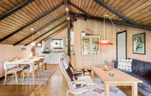 3 Bedroom Cozy Home In Rødby