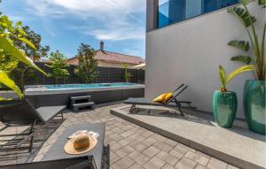 Stunning Home In Biograd 