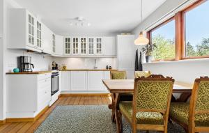 2 Bedroom Lovely Home In Ebeltoft