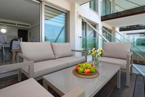 Jenny - Beachfront Apartment