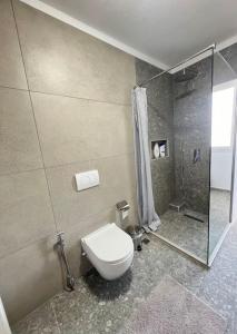 Modern apt near city centre