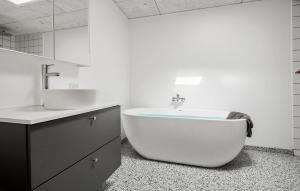 Stunning Home In Gørlev With Wifi