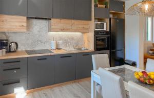 2 Bedroom Gorgeous Home In Split 