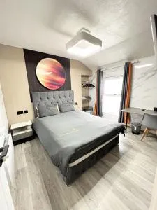 The Welsh Space - Newly Renovated! - 拉恩