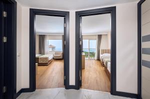 Seaden Sea World Resort & Spa