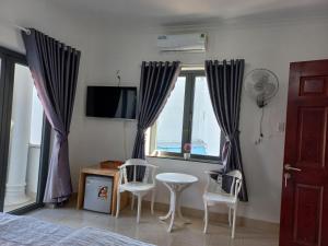 Phòng Giường Đôi Có Ban Công (Double Room with Balcony)