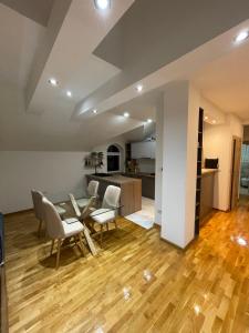 Casa Mia Apartments - Modern - Comfortable Stays 5 Min from Airport - Transport Possible - 4hvězdičkové hotely ve městě Ledine