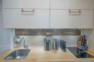 Eiffel Tower & Invalides - Cosy Quiet Appartement