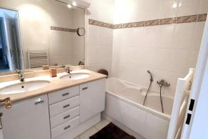 Villas Charmante villa avec piscine - Golfe St Tropez : photos des chambres