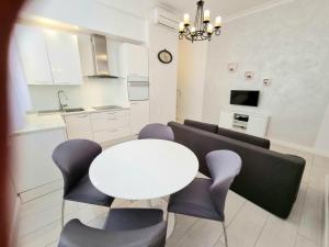 Lux Apartment near bridge 