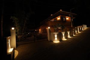 Luxury Earthy homestay