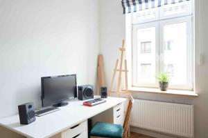 Lovely central flat with soul by the river Wisła