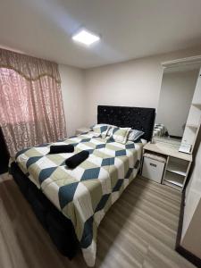 Apartamento frente a la policía