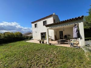 Villas VILLA EYRAGUES-SAINT REMY DE PROVENCE spa et acces piscine : photos des chambres