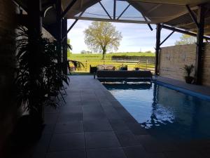 Villas les saisonnieres :18-21 personnes avec piscine : photos des chambres