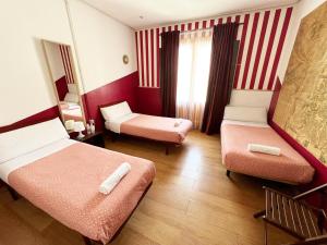 Hostal La Casa de La Plaza