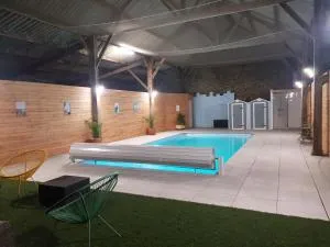 les saisonnières 18 personnes avec piscine - Céaux