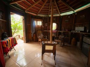 1 bedroom cabin, 3 blocks from beach and center of San Juan
