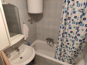 Apartment Mira with Parking