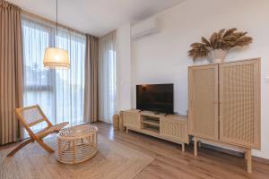 Boho Sea View One-bedroom Pool & SPA apartment