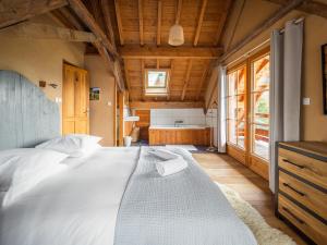 Chalets Chalet,14 p, 230m2,sauna,billard,source : photos des chambres