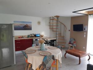 Villas les saisonnieres :18-21 personnes avec piscine : photos des chambres