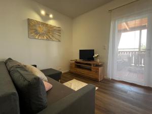 Rose Diamond Villa - cosy, large, family mobile home, free wifi and parking