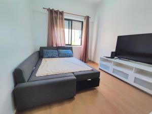 laxuries Room for rent