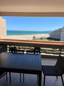 VUE SUPERBE SUR LA GRANDE BLEUE