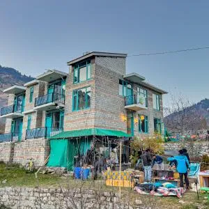 The Hillbilly’s Lodge - Chhika