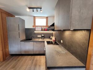 Appartement 6 personnes, centre station, rénové, balcon - FR-1-598-76