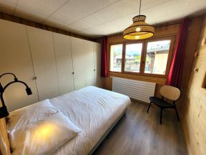 Appartement 6 personnes, centre station, rénové, balcon - FR-1-598-76