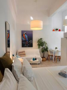 CreteSuites - Urban Villa with Pool - 500m to the Beach