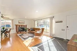 NEW! 1958 Chic Mid-Mod House - Sheridan