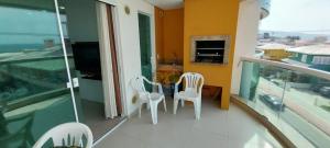 Apartamento no Centro de Bombinhas com Vista ao mar - ao lado de comércio em geral