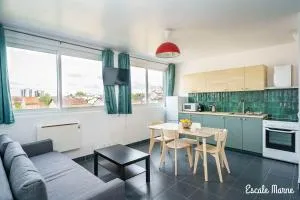 Parking Rue Gratuit - 20 pour cent sur escale-marne,fr - De 1 à 10 personnes - Vue Panoramique, Lave Linge, 10mn metro 8, RER A - Garde à Bagage Gratuite 24-7 - 2ème étage - Maisons-Alfort