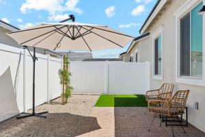 Fresh Modern Home in Buckeye with Pool,BBQ