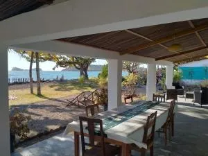 Villa face à la mer - calme et détente - Ambondrona