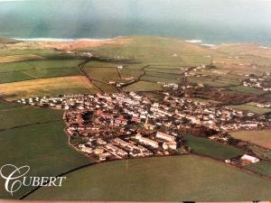 Cubert Nr Newquay Traditional 16th century cottage