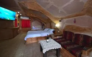 The cave spirit - HaZore‘im