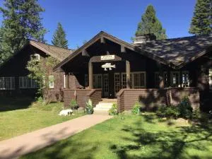 Point Comfort Lodge and Cabins - Chiloquin